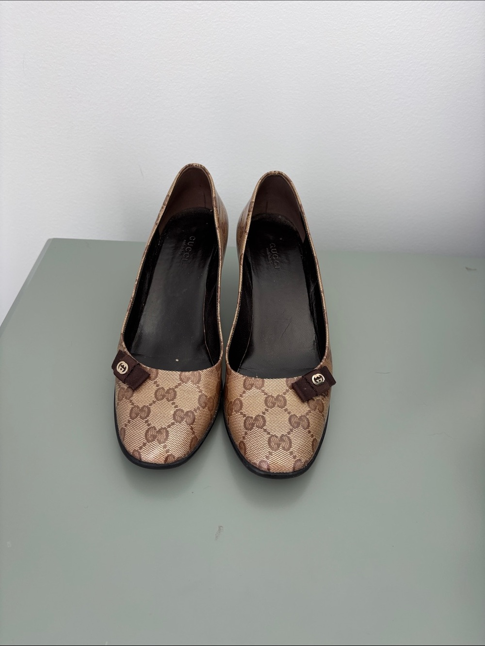 Gucci Beige Brown GG Canvas Round-Toe Heels with Bow